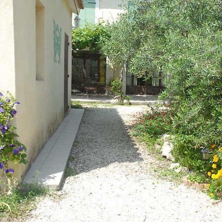 Gite Du Mas Des Oliviers Mezoargues ภายนอก รูปภาพ